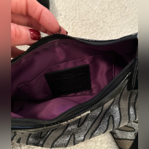 Coach Silver Tiger Striped Purse and matching wallet - Picture 4 of 4